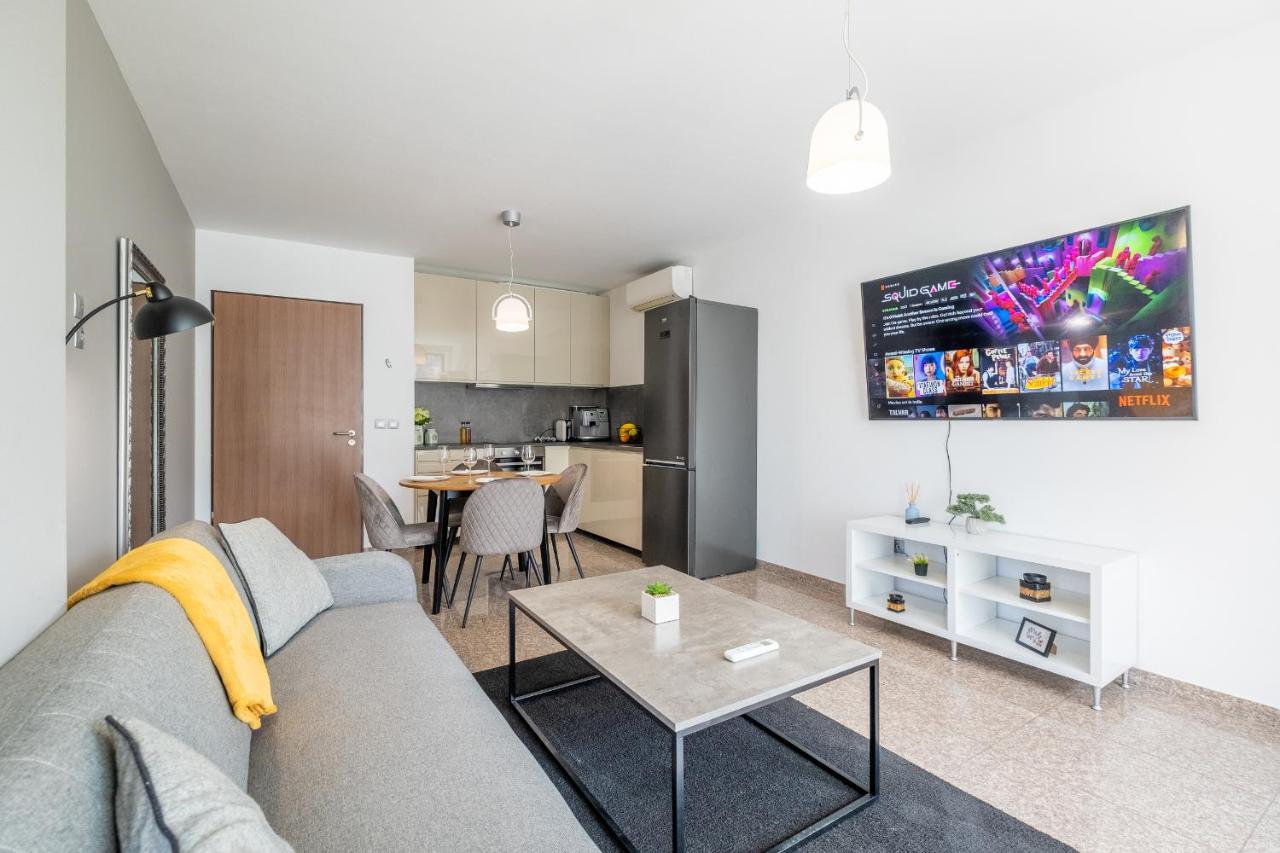 Julie'S Sunny Cozy Apartment With Balcony Sofia Bagian luar foto